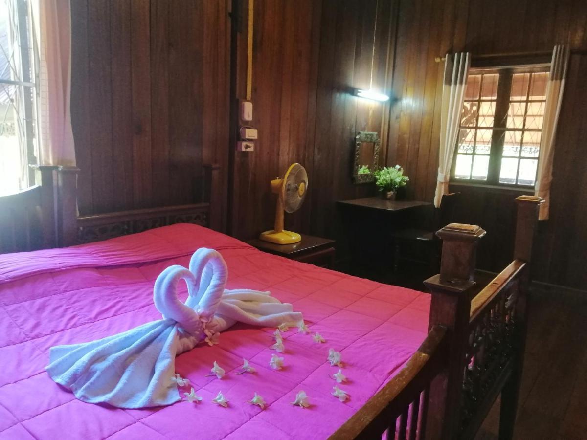 Crossroads House Hotel Mae Hong Son Exterior foto